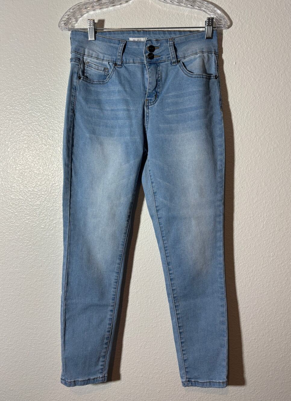 Bleu Women's Size 10p Petite Tapered Leg Light Wash Mid-Rise Denim Blue Jeans